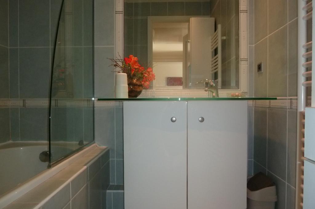 Stunning 2 Bed, 2 Bath Apt On The Cannes Sea Front Has Swimming Pool And Is A Secure Modern Building 464 Ngoại thất bức ảnh
