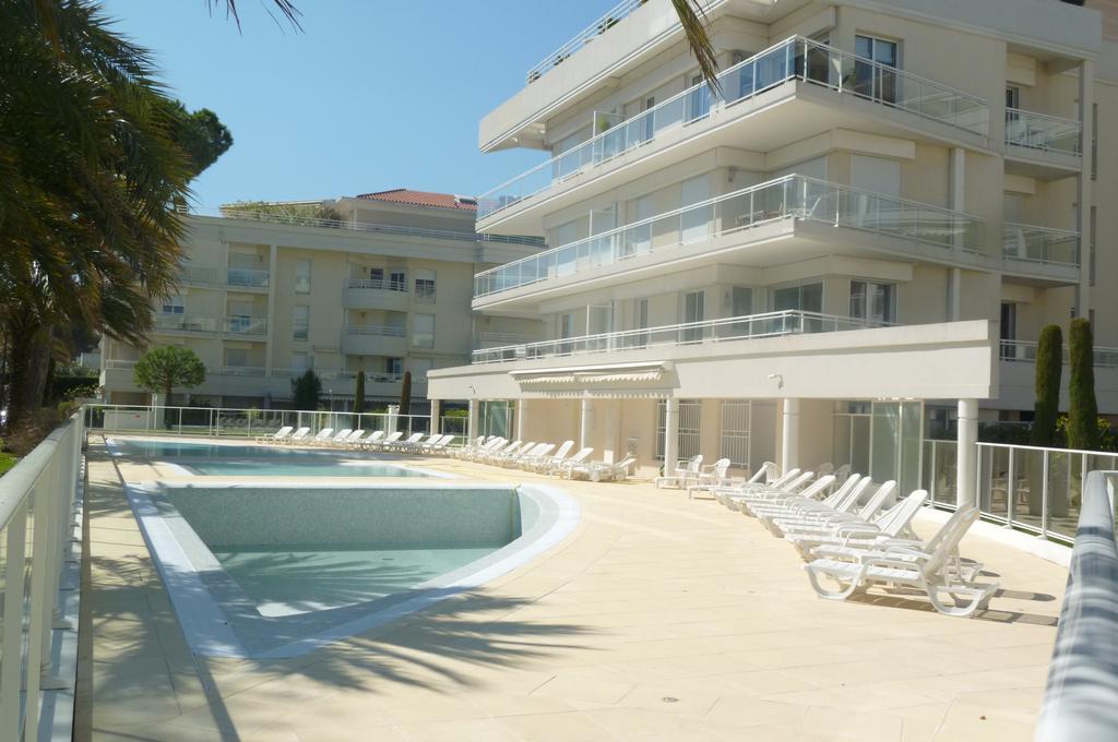 Stunning 2 Bed, 2 Bath Apt On The Cannes Sea Front Has Swimming Pool And Is A Secure Modern Building 464 Ngoại thất bức ảnh