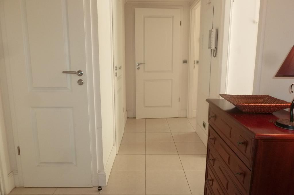 Stunning 2 Bed, 2 Bath Apt On The Cannes Sea Front Has Swimming Pool And Is A Secure Modern Building 464 Ngoại thất bức ảnh