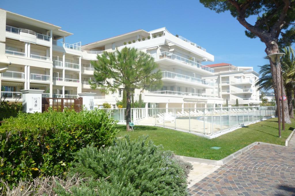 Stunning 2 Bed, 2 Bath Apt On The Cannes Sea Front Has Swimming Pool And Is A Secure Modern Building 464 Ngoại thất bức ảnh