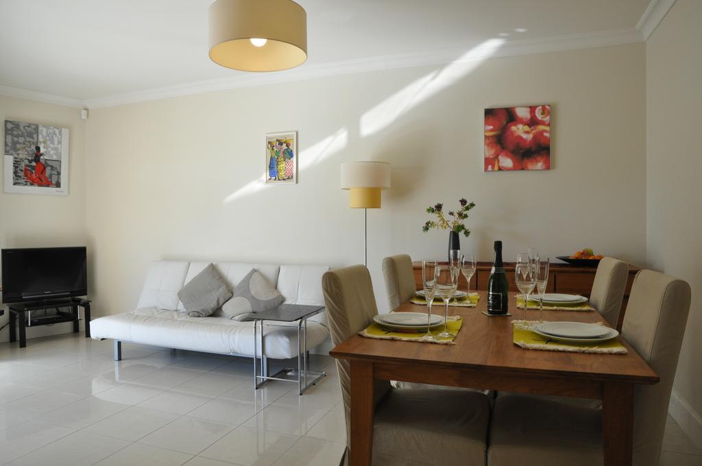 Stunning 2 Bed, 2 Bath Apt On The Cannes Sea Front Has Swimming Pool And Is A Secure Modern Building 464 Ngoại thất bức ảnh