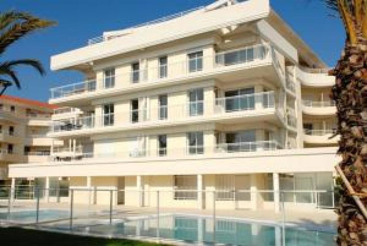 Stunning 2 Bed, 2 Bath Apt On The Cannes Sea Front Has Swimming Pool And Is A Secure Modern Building 464 Ngoại thất bức ảnh