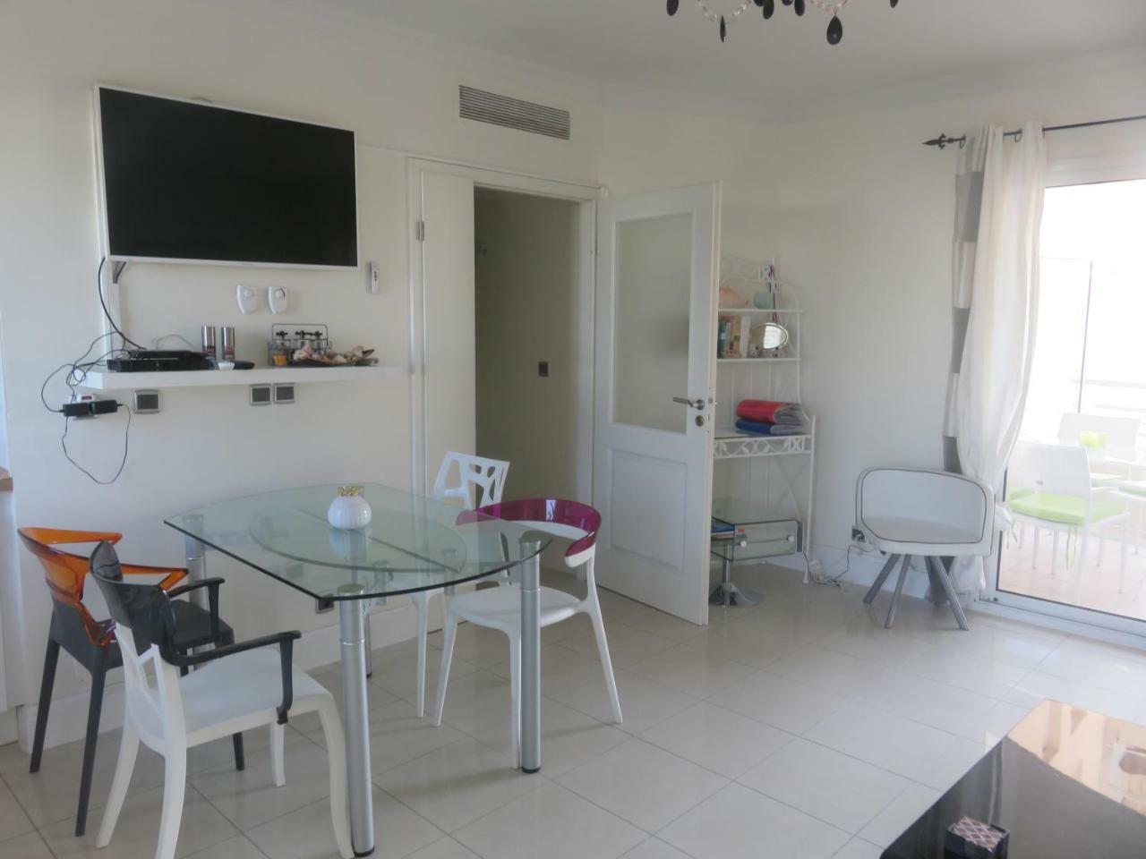 Stunning 2 Bed, 2 Bath Apt On The Cannes Sea Front Has Swimming Pool And Is A Secure Modern Building 464 Ngoại thất bức ảnh