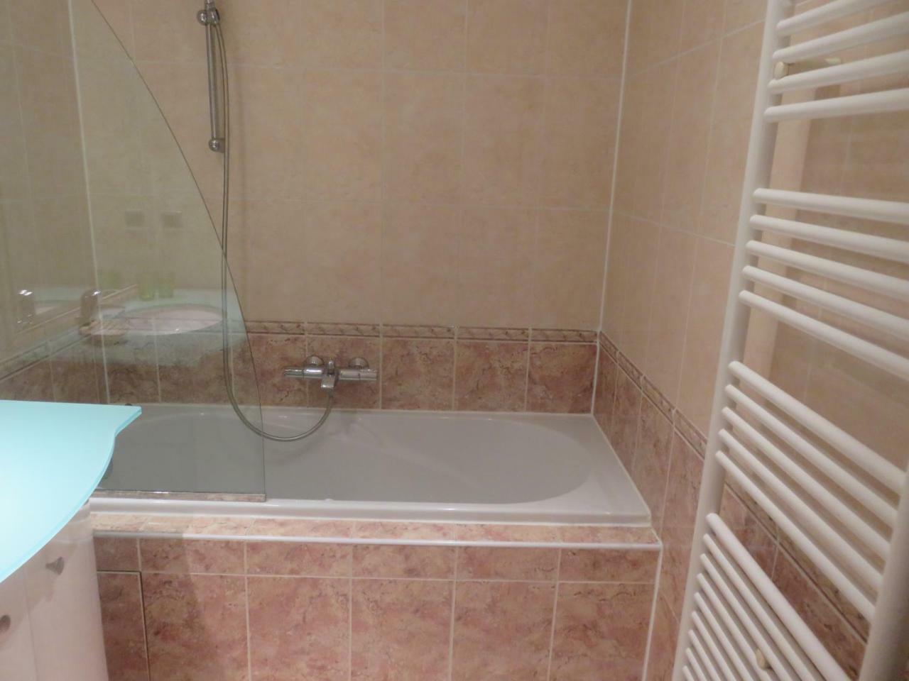 Stunning 2 Bed, 2 Bath Apt On The Cannes Sea Front Has Swimming Pool And Is A Secure Modern Building 464 Ngoại thất bức ảnh
