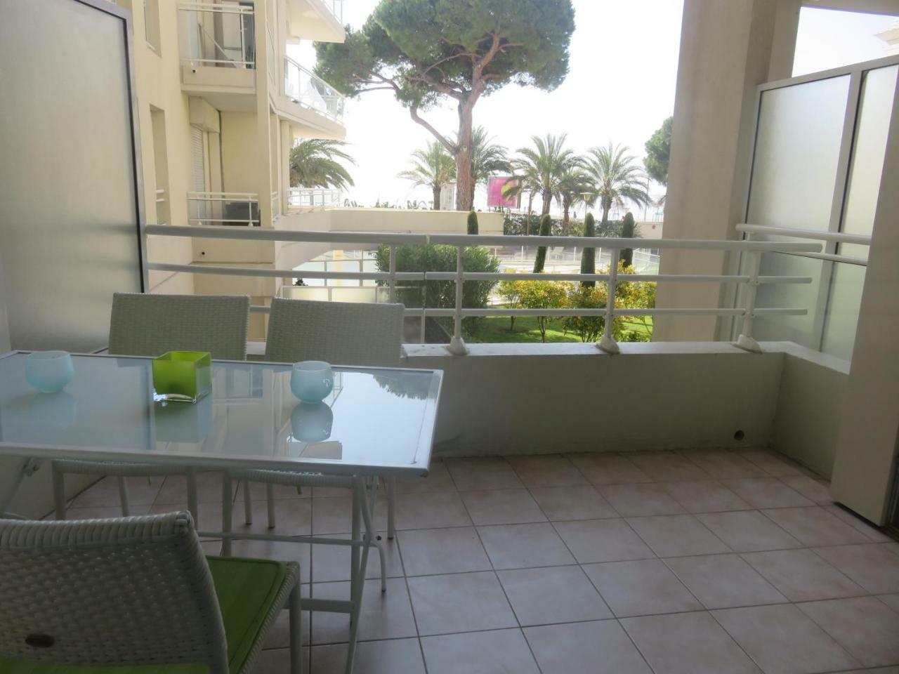 Stunning 2 Bed, 2 Bath Apt On The Cannes Sea Front Has Swimming Pool And Is A Secure Modern Building 464 Ngoại thất bức ảnh