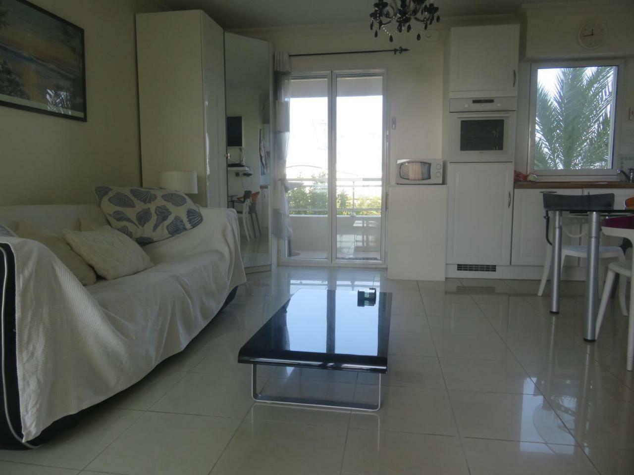 Stunning 2 Bed, 2 Bath Apt On The Cannes Sea Front Has Swimming Pool And Is A Secure Modern Building 464 Ngoại thất bức ảnh